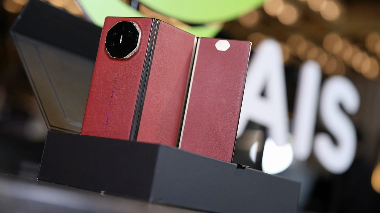 เอไอเอสเอกซ์คลูซีฟดินเนอร์ สัมผัสสมาร์ทโฟนแห่งอนาคต