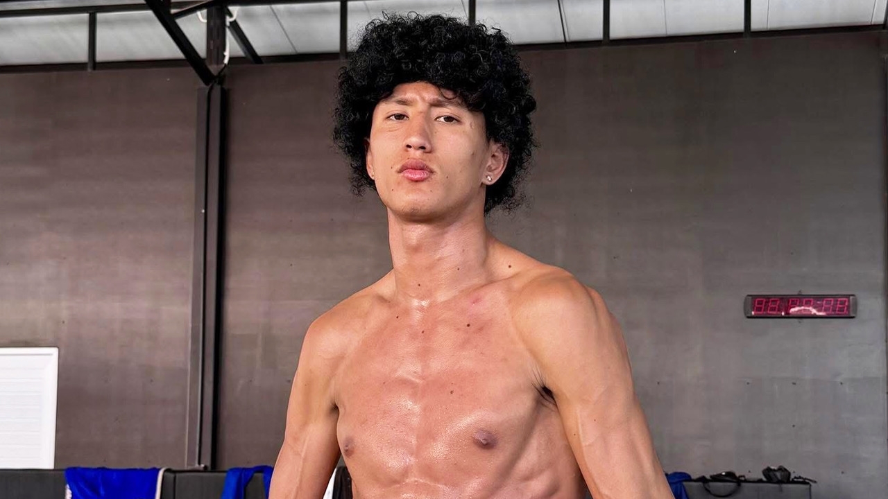 มาแล้ว “นักมวยดัง” ลั่นตนคือ “คนเดียว” ที่จะหยุดความร้อนแรง “นาบิล อานาน” ได้