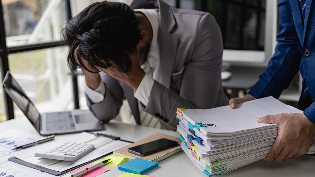 “Holiday Blues” เมื่อใจยังไม่พร้อมกลับมาทำงานหลังวันหยุดยาว สู่สัญญาณเตือนของ “Burnout Syndrome”