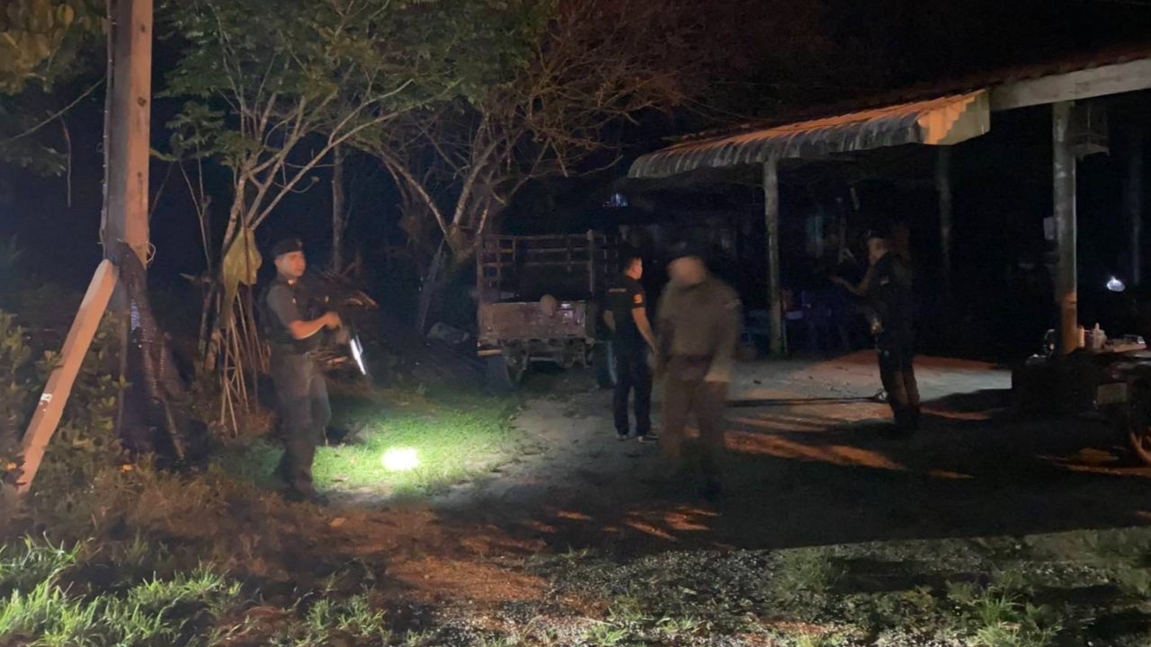  คนร้ายยิงกลุ่มชาวบ้าน เจ็บ 6 ราย ขณะล้อมวงกินข้าวที่ อ.แว้ง นราธิวาส