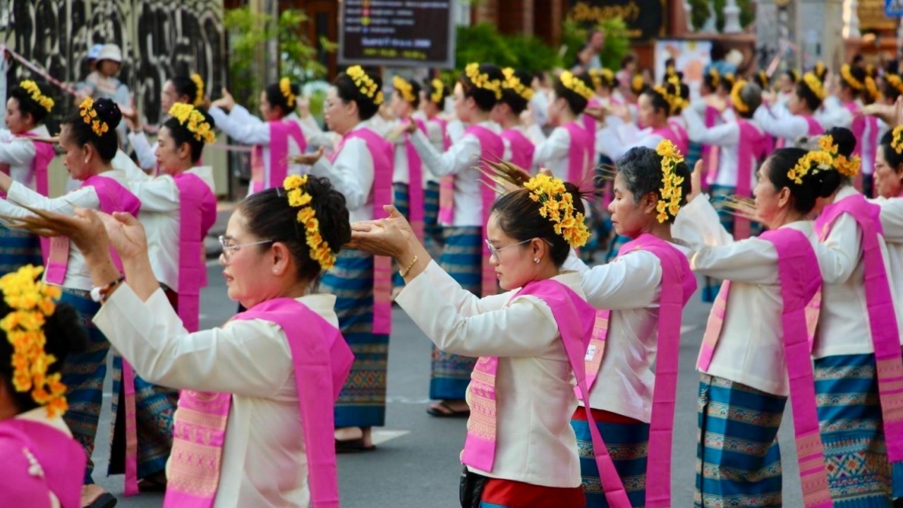 สร้างสถิติโลกสำเร็จฟ้อนเล็บ 7,218 ชีวิต เตรียมผลักดันเชียงใหม่เป็นเมืองมรดกโลก