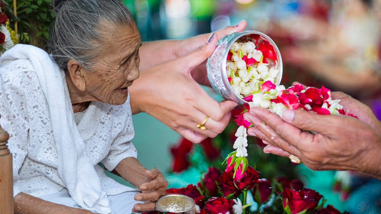สงกรานต์วันผู้สูงอายุ โชยกลิ่นดอกลำดวน