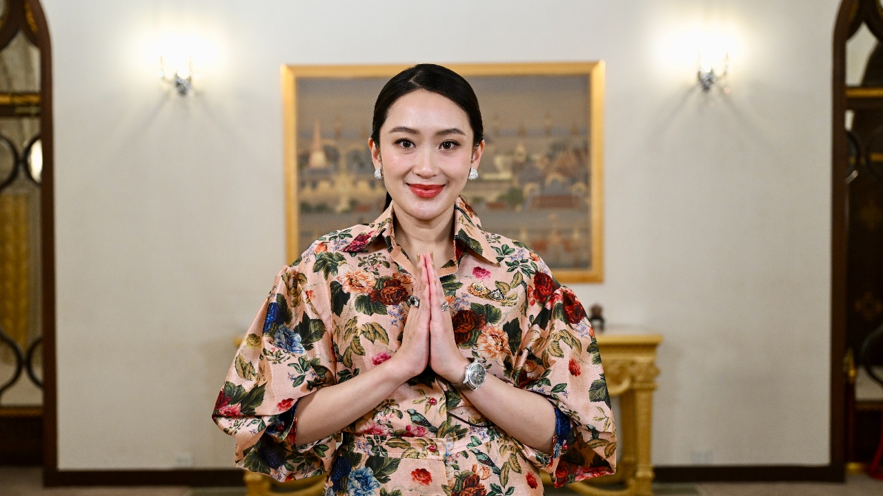 สงกรานต์ 2568 “นายกฯ อิ๊งค์” อวยพรให้ทุกคนมีสุข ใช้เวลาเติมพลังใจกับครอบครัว