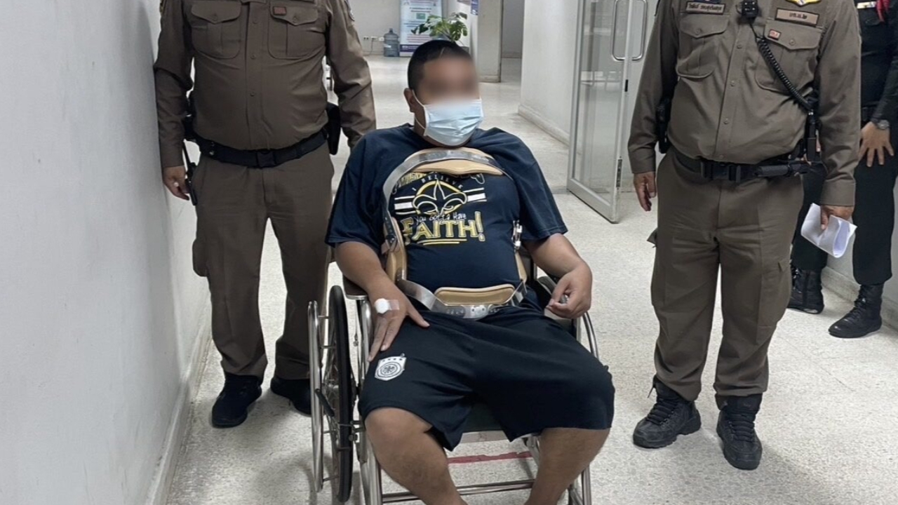 อัปเดตอาการ "ฮอต" ไฮโซเก๊ ถูกส่งตัวไป รพ. หลังนอนเรือนจำ