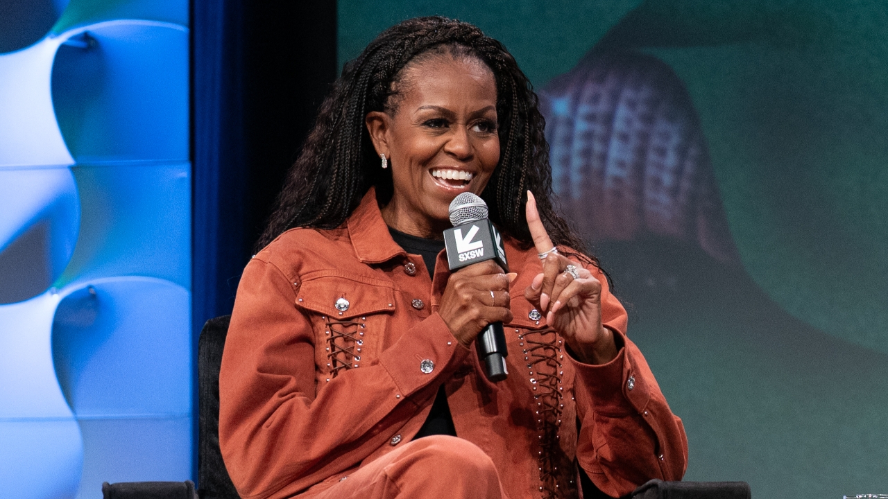 "มิเชล โอบามา" โต้ข่าวรักร้าว เผยเป็นการเลือกใช้ชีวิตของตัวเองไม่ได้จะหย่า