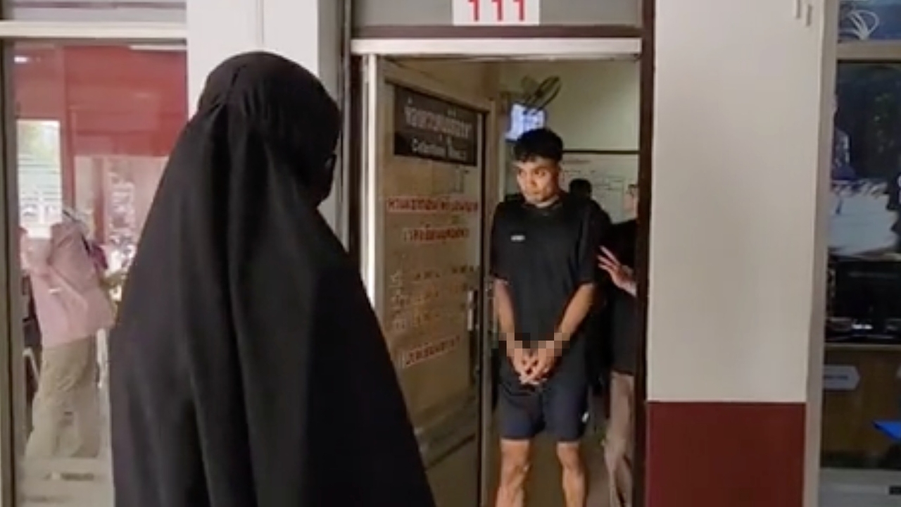 รวบอดีตนักบอลไทยลีก ชักปืนกระหน่ำยิงรุ่นน้องดับคาบ้าน เพื่อนงงไม่รู้สาเหตุ 