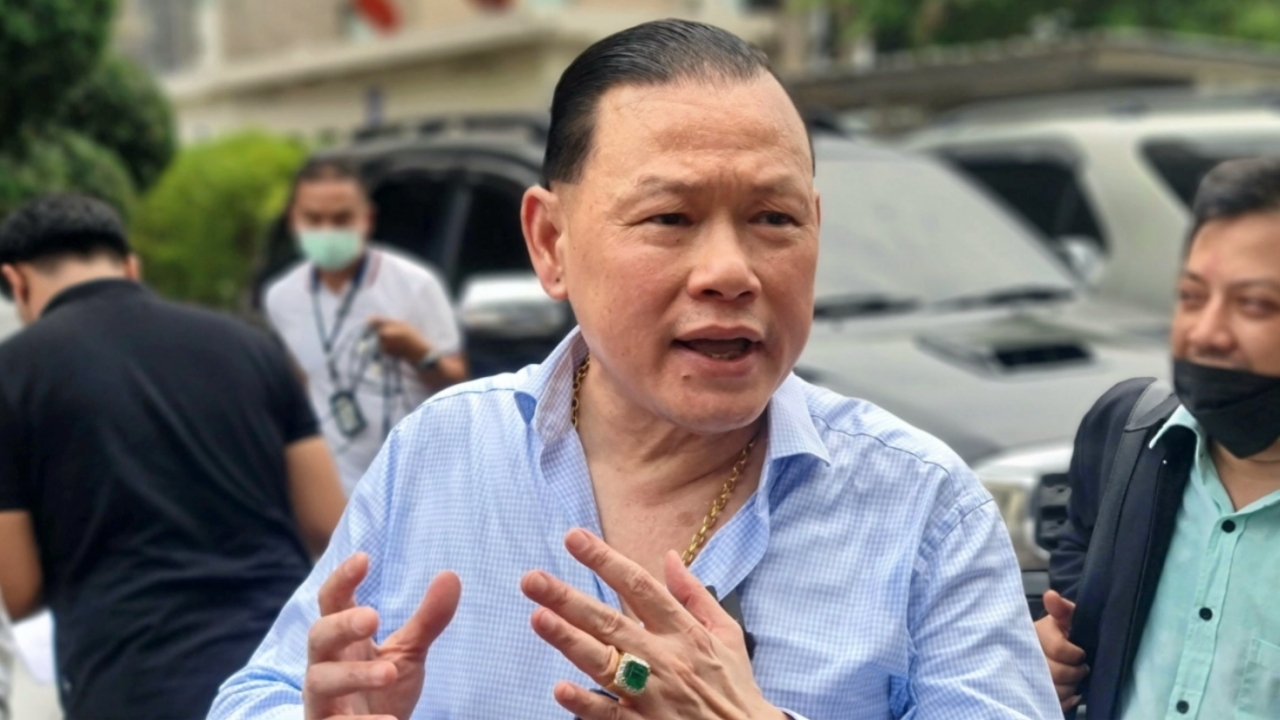 “สันธนะ” ยันไม่ได้ถูกหนังสติ๊กยิง ท้ากลับให้ใช้ปืนจริง ลั่นไม่สนใจใครจะเกลียด