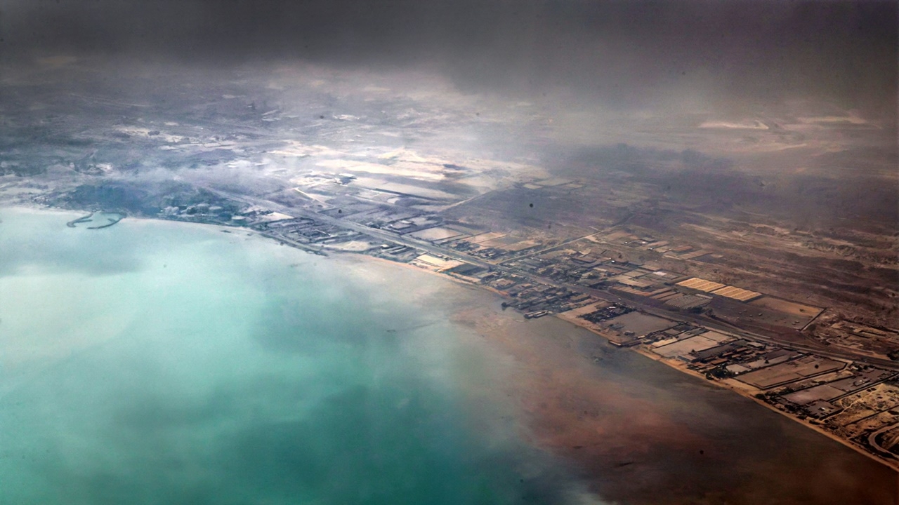 เหยื่อระเบิดที่ท่าเรืออิหร่านพุ่ง 40 ศพ ไฟไหม้เกิน 24 ชม. ควันพิษปกคลุม