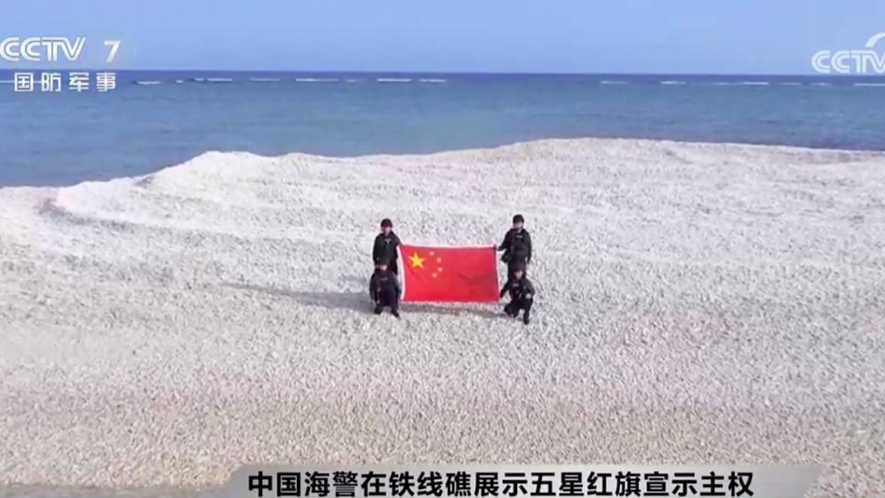 จีนเข้ายึดสันดอนทรายข้อพิพาทในทะเลจีนใต้