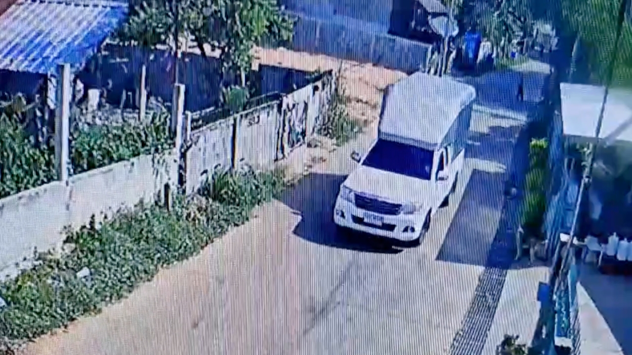 ตำรวจเรียก "กระบะตู้ทึบ" ให้ปากคำ อ้างไม่มีเจตนาลักพาตัว แค่หยอกล้อเด็ก