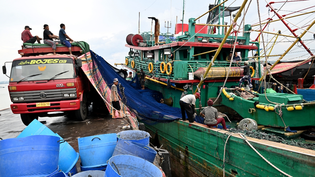 อินโดฯ เอาจริง กวาดล้าง "ทำประมงแบบทำลายล้าง" จับกุมผู้ต้องสงสัย 101 ราย