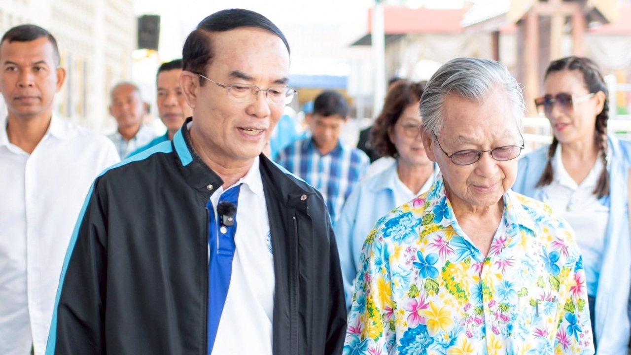 “ชวน” ย้ำประเทศจะรุ่งเรืองเมื่อการเมืองสุจริต ขอบคุณมิตรไมตรีชาวนครศรีฯ