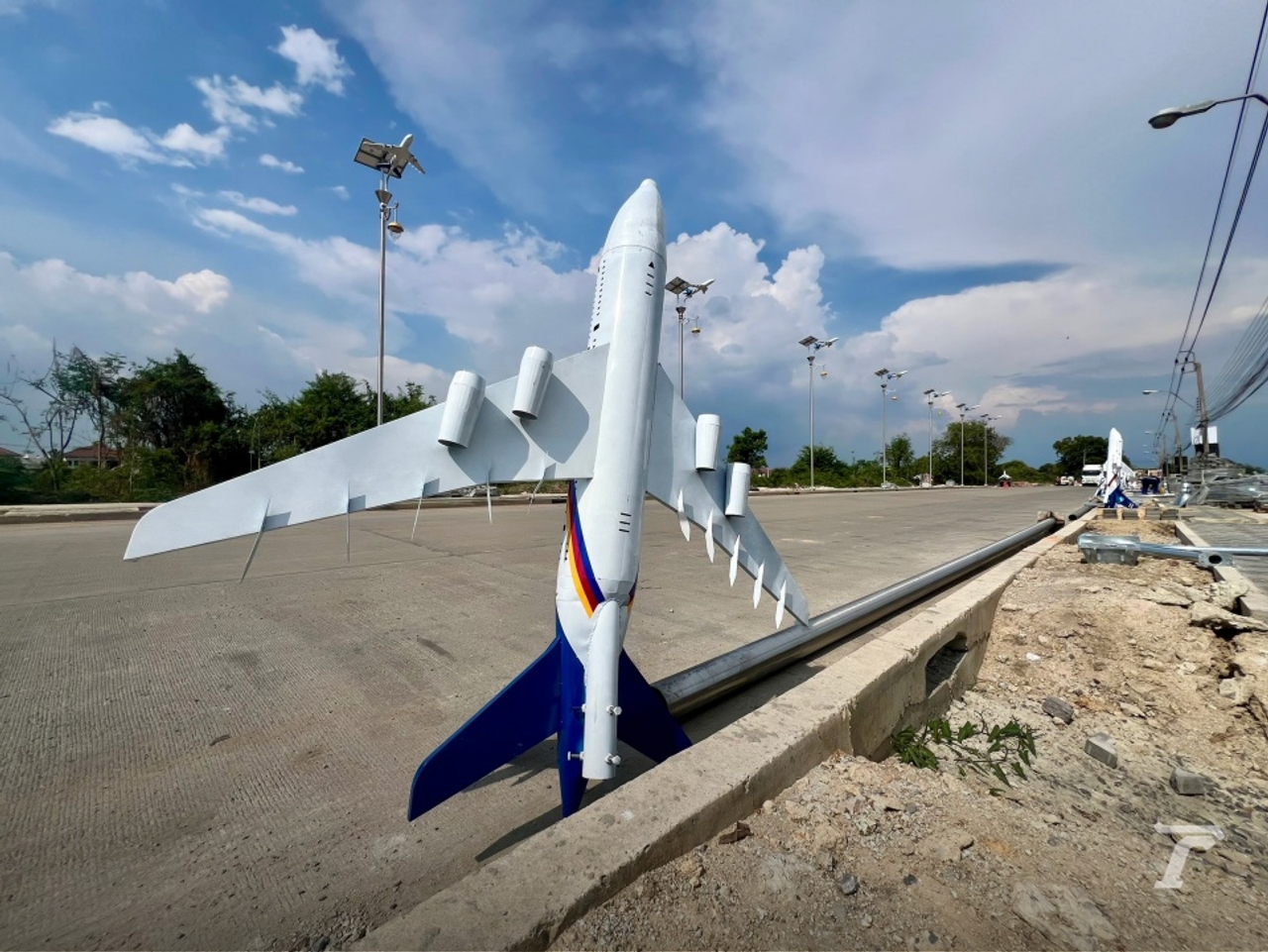(เสาไฟ) เครื่องบินพร้อม Take off