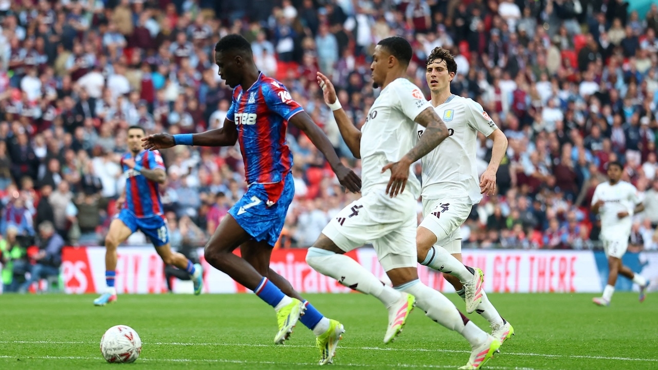 ผลบอล คริสตัล พาเลซ ถล่ม แอสตัน วิลล่า เข้าชิงฯ เอฟเอ คัพ ทีมแรก