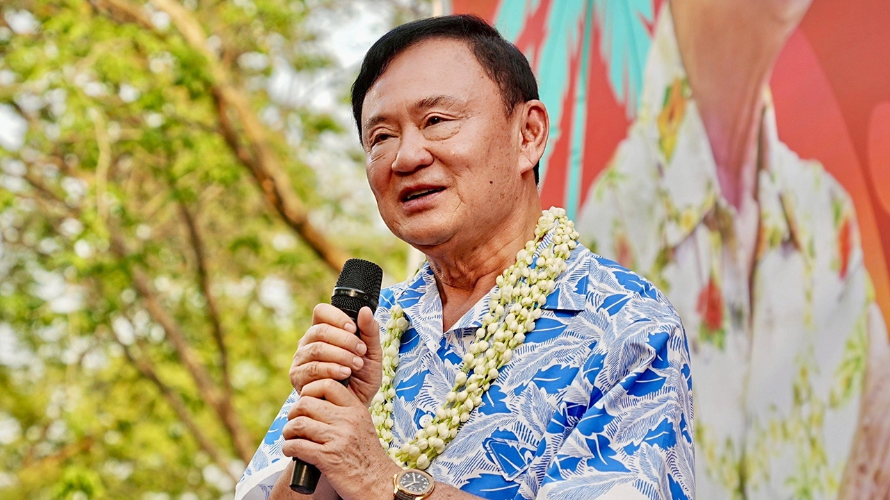 "ทักษิณ" ยันไม่ขับ "ภูมิใจไทย" ปัดดึง "พลังประชารัฐ" ร่วมรัฐบาล