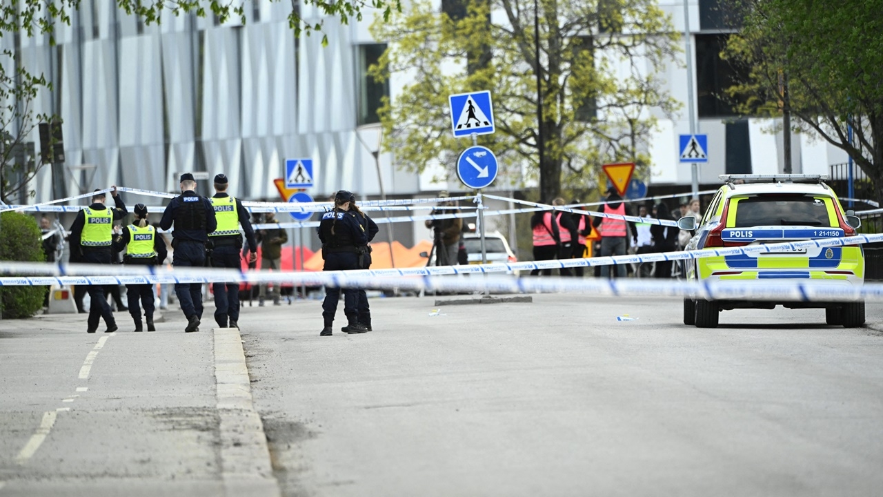 ระทึก มือปืนกราดยิงกลางเมืองสวีเดน ดับแล้ว 3 ศพ คนร้ายยังลอยนวล