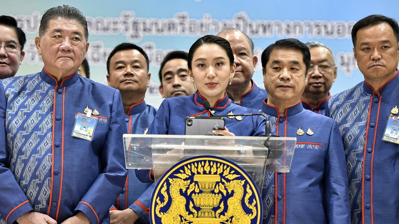 ครม.สัญจร ทุ่มงบ 400 ล้าน พัฒนาอีสานตอนบน 2 อีก 172 ล้านสำหรับรถรักษาอัมพาตเคลื่อนที่