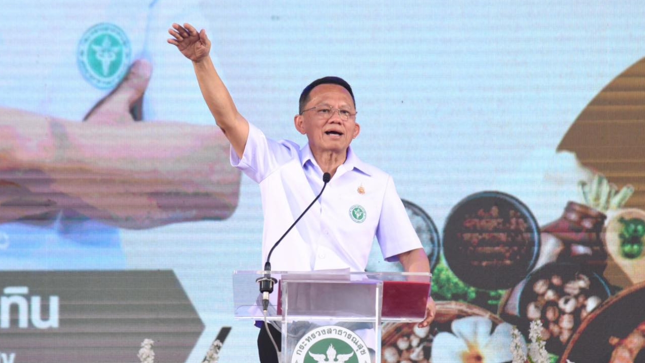 “สมศักดิ์” ขออย่าไปซีเรียสมาก รพ. จ่ายยาสมุนไพร ขอให้มองเป็นทางเลือก