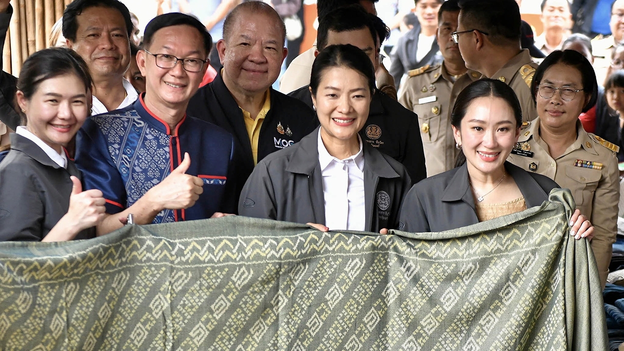 ยกย่องผ้าไทย