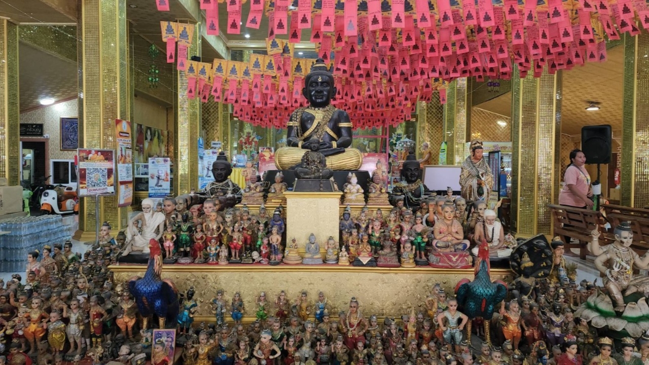 คอหวยมาตามคำร่ำลือ ขอเลขเด็ด "กุมารสมบัติ" ลุ้นโชคงวด 2/5/68