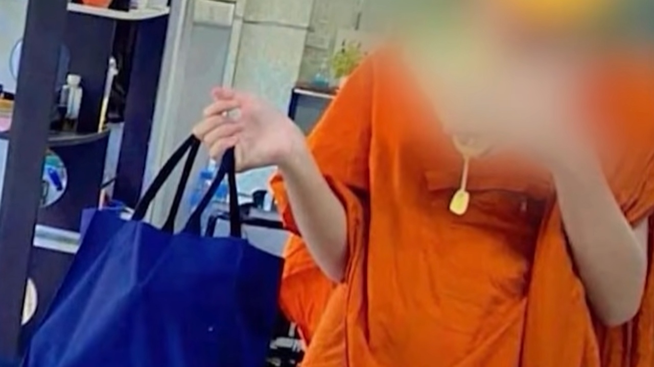 สามเณรรับถ่ายรูปเปลือยอก ปัดตอกเสาเข็มจนกุฏิสั่น สำนักพุทธฯ สั่งสอบ