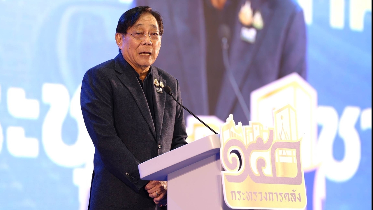 สศค.หั่นประมาณการจีดีพีเหลือ 2.1% รองนายกฯพิชัยเร่งลดหนี้ครัวเรือนเล็งทบทวนแจกเงินหมื่น