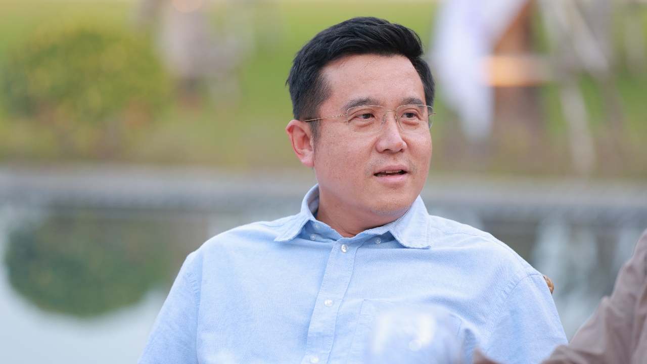 "ชัยวุฒิ" เชื่อรัฐบาลไม่เขี่ย ภท. ทิ้ง คาดเลือกตั้ง 70 แดง - ส้ม จับมือตั้งรัฐบาล  