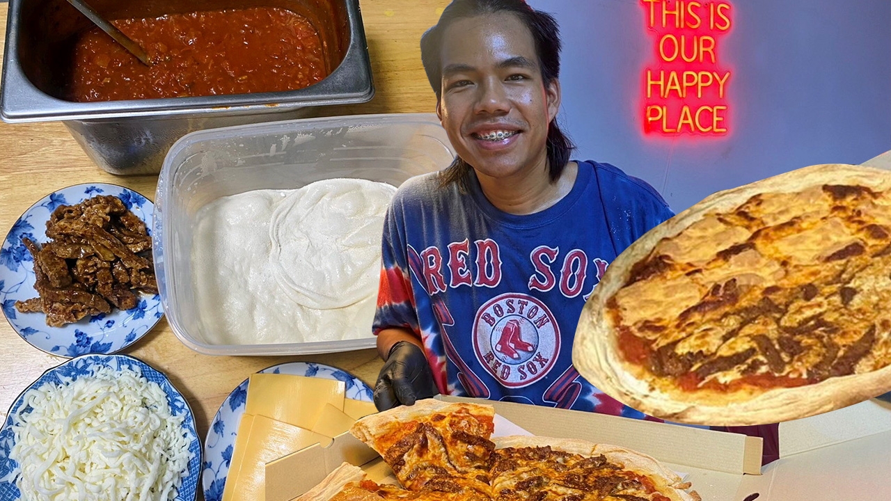 พิซซ่าคอหมูย่าง สไตล์ YOGI PIZZA BOY