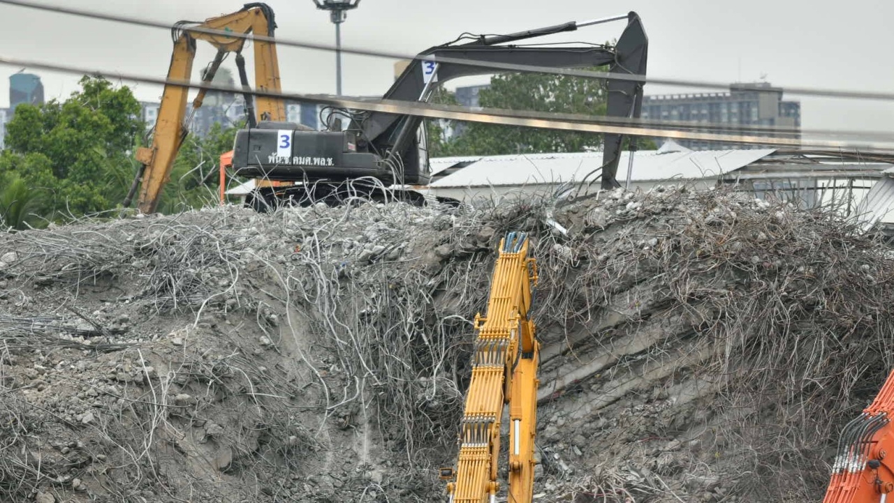 พบอีก 4 ร่างใต้ตึก สตง. สภาพสมบูรณ์ ลดความสูงเข้าถึงชั้น 1 ภายในสิ้นเดือน