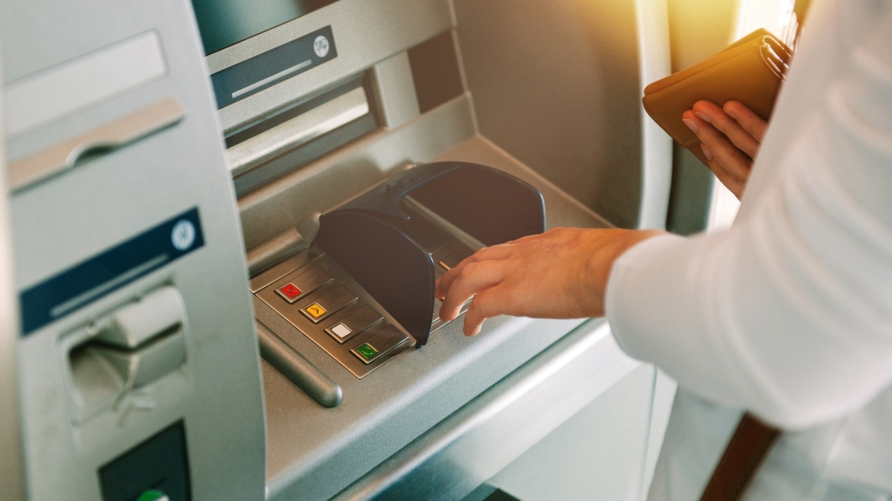 เงินเดือนข้าราชการ เมษายน 68 เข้าบัญชีวันไหน เตือนเอกสารปลอมผู้รับบำนาญระบาด