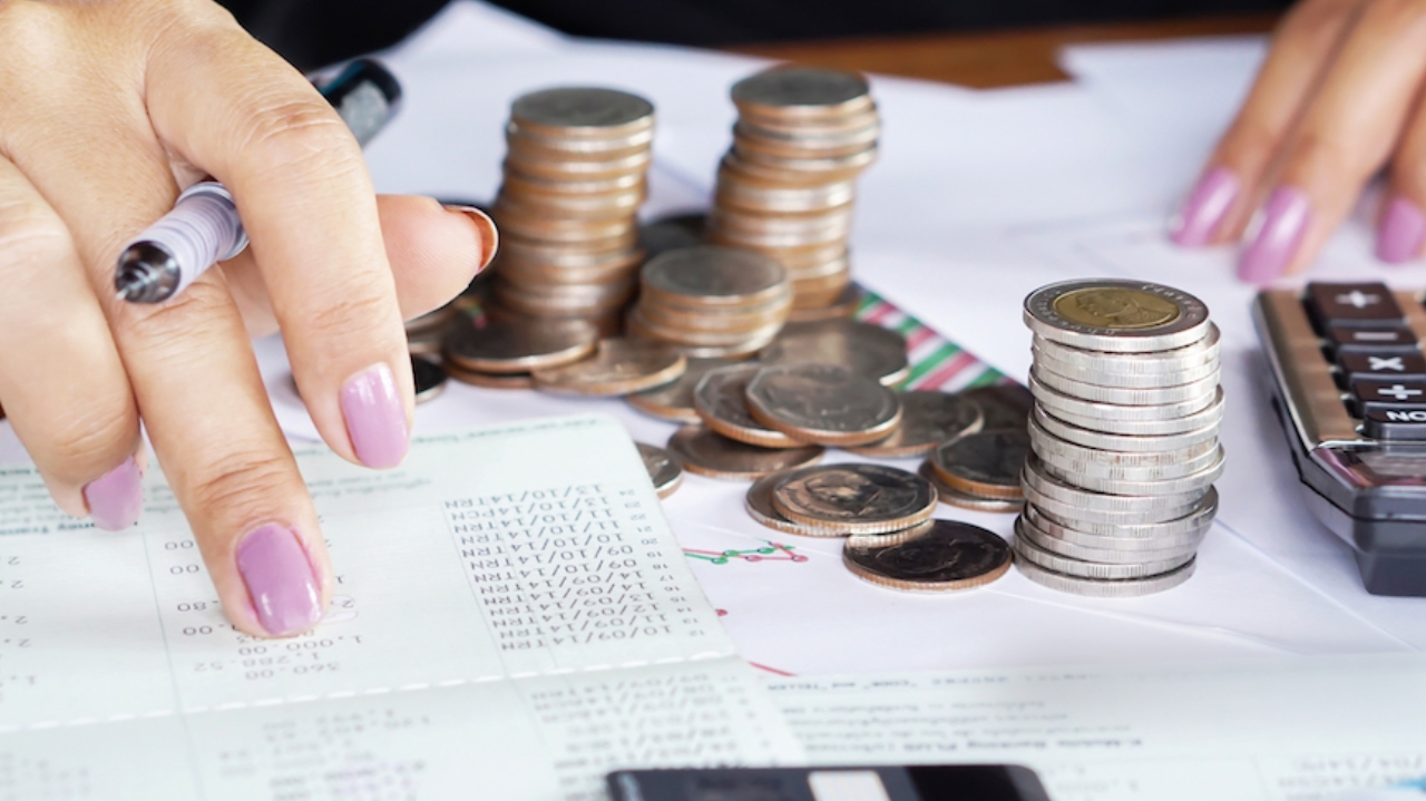 จับตา “บริษัทใหญ่-อสังหาฯ” ฐานะอ่อนไหว ธปท.ห่วงระบบการเงินป่วน