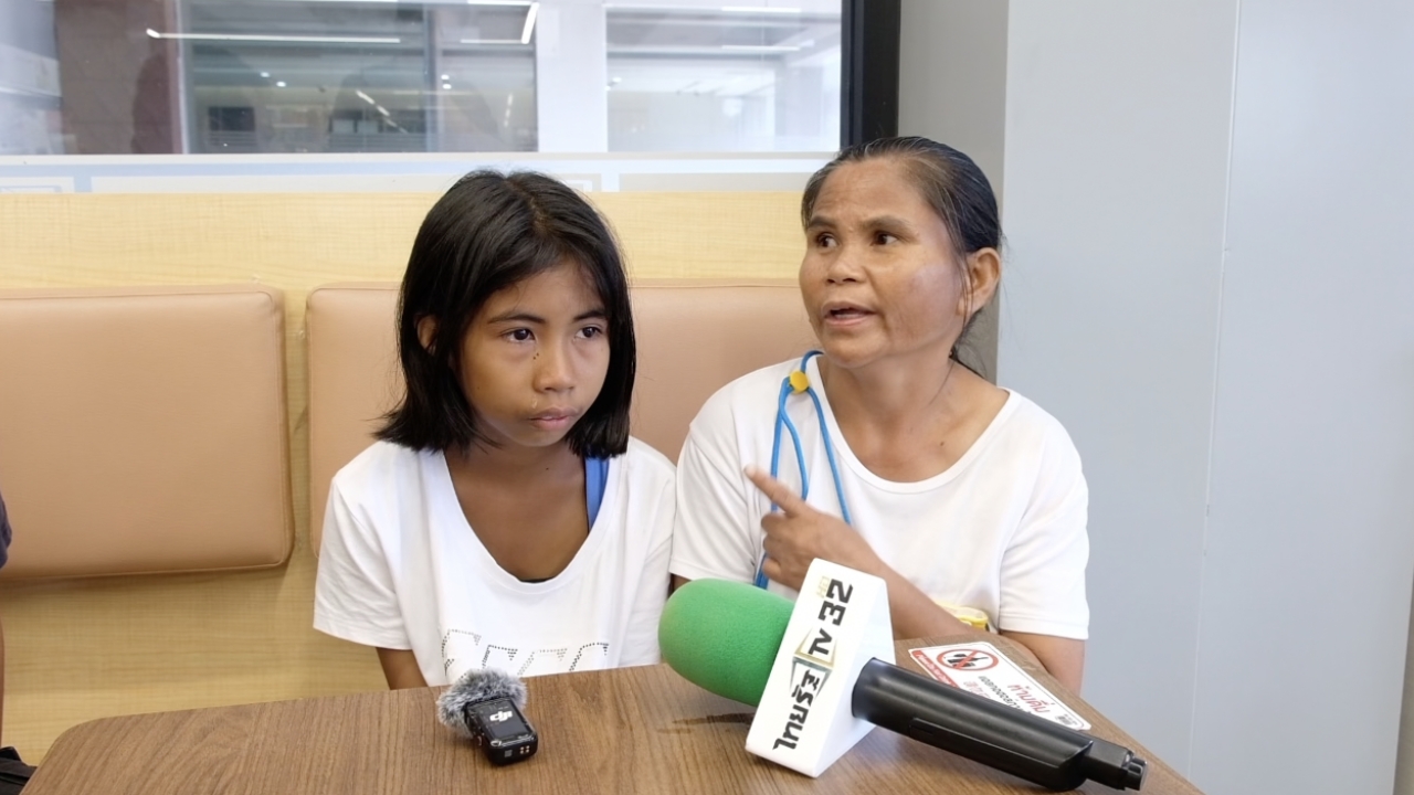 "น้องฟ้าใส" ร้องไห้ คนแห่ยื่นมือช่วย ด้านแม่เครียด กลัวข้อครหา ไม่กล้าเปิดบัญชี