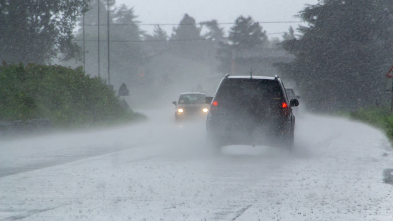 เตือน "พายุฤดูร้อน" ฉบับที่ 4 หลายจังหวัดเตรียมรับมือ "พายุฝนฟ้าคะนอง-ลมแรง"