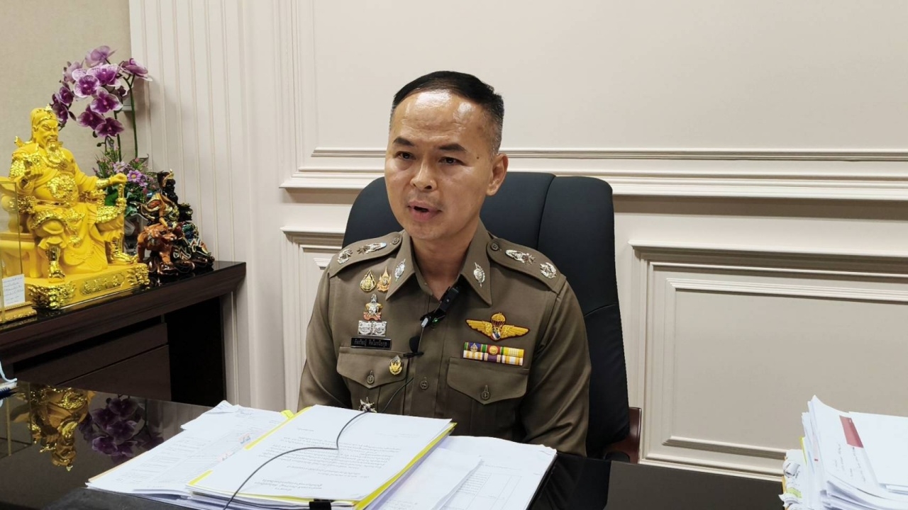 อาการพ้นวิกฤติแล้ว ด.ต. ชิงทองแม่ค้าไส้กรอก ปาดคอตัวเองหนีผิด จ่อส่งฝากขังศาล