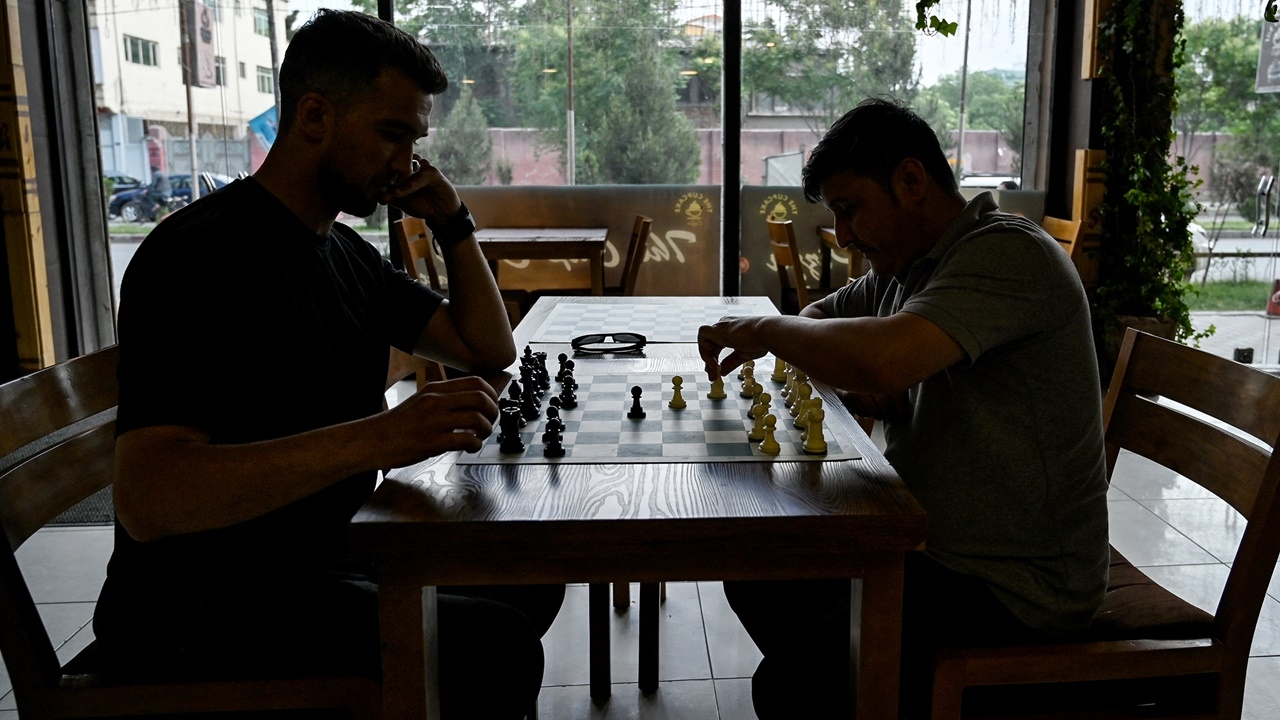 ตาลีบันสั่งห้ามเล่นหมากรุกชั่วคราว ชี้อาจเป็นการพนันตาม ก.ม.อิสลาม