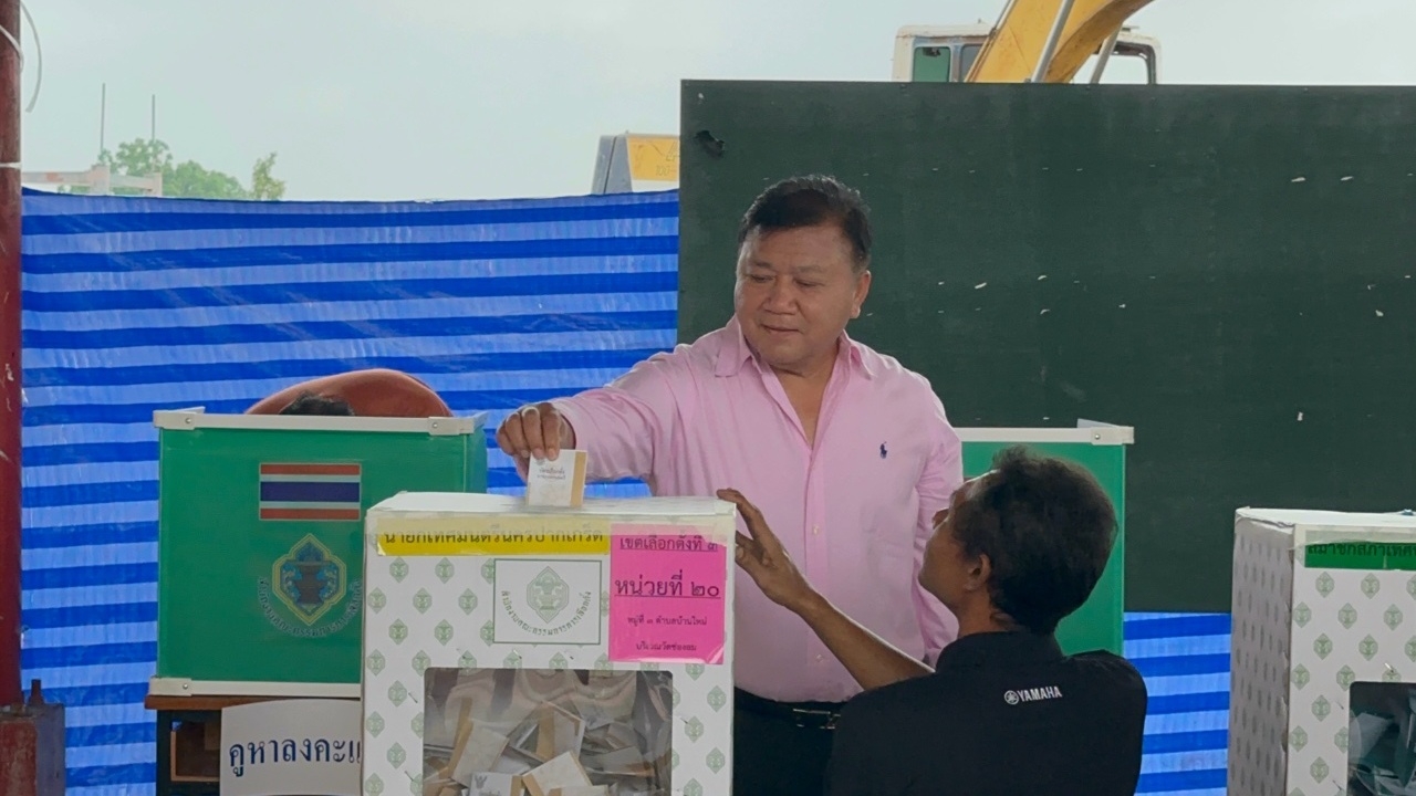 เลือกตั้งเทศบาล 2568 “วิชัย บรรดาศักดิ์” ยิ้มเข้าคูหา หวังนั่งนายกฯ ปากเกร็ด สมัยที่ 6