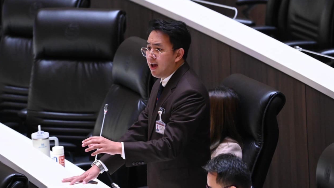 ขึ้นภาษีน้ำมัน “ศุภโชติ” อัดรัฐบาลพูดไม่หมด ราคาน้ำมันโลกขาลง แต่คนไทยยังจ่ายแพง