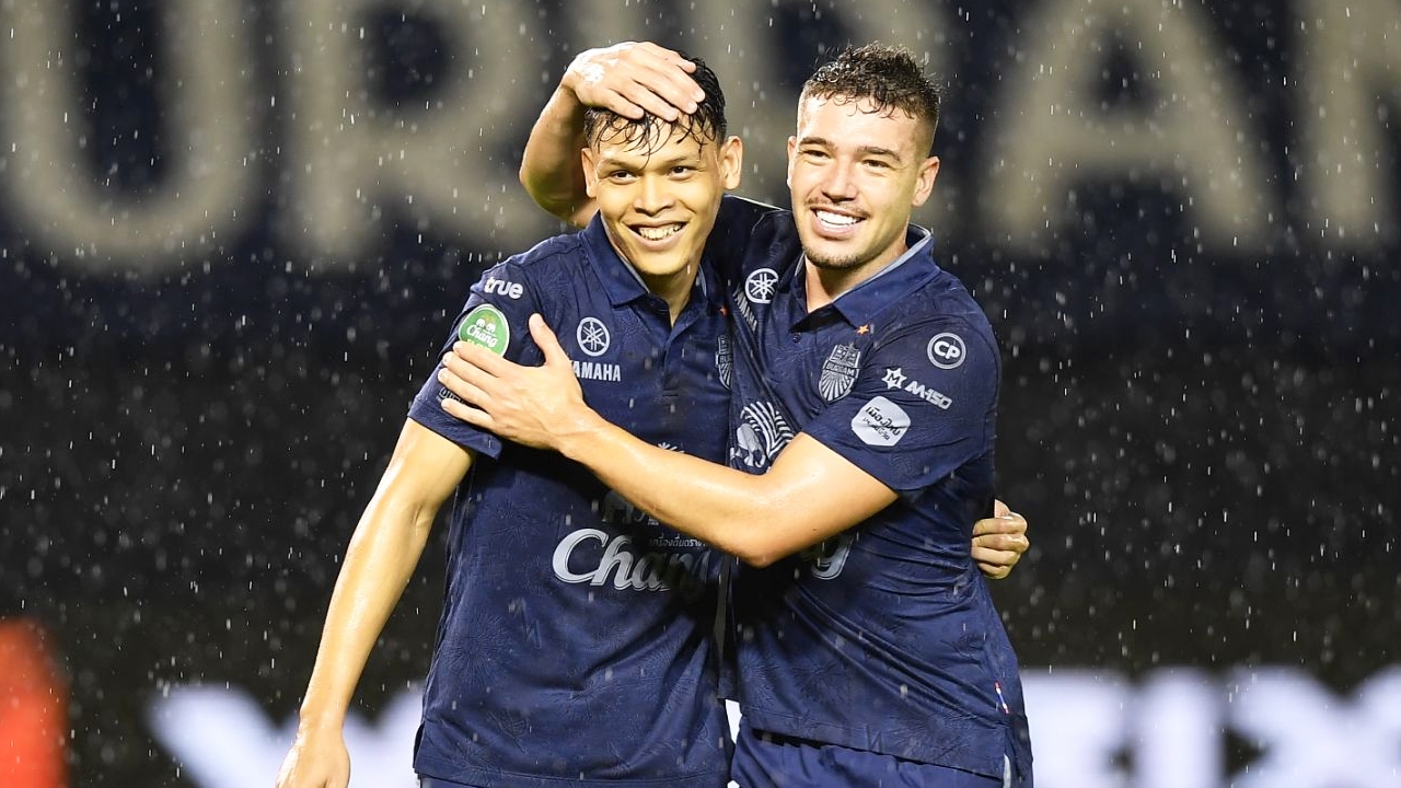 "บุรีรัมย์" ยืดเส้นทางลุ้น 4 แชมป์ อัด "บีจี ปทุม" 3-0 ลิ่วชิงดำ ช้าง เอฟเอ คัพ