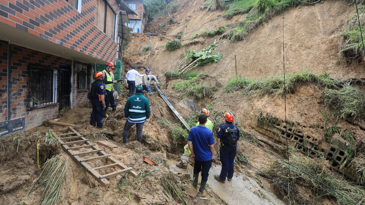 ฝนตกหนักดินโคลนถล่มที่โคลอมเบีย ฝังบ้านเรือนในพื้นที่ห่างไกล ดับ 5 ศพ อพยพประชาชนในพื้นที่เสี่ยง