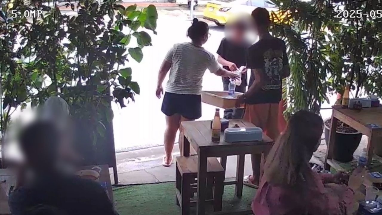 เจ้าของร้านเปิดใจ เผยโมเมนต์ซึ้ง ช่วยชายเดินขอเศษอาหาร จากจานลูกค้าที่กินเหลือ