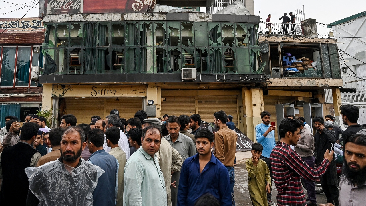 อินเดียยิงขีปนาวุธถล่มฐานทัพอากาศปากีสถาน 3 แห่ง ปากีฯโต้กลับทันควัน ดับรวม 48 ศพ