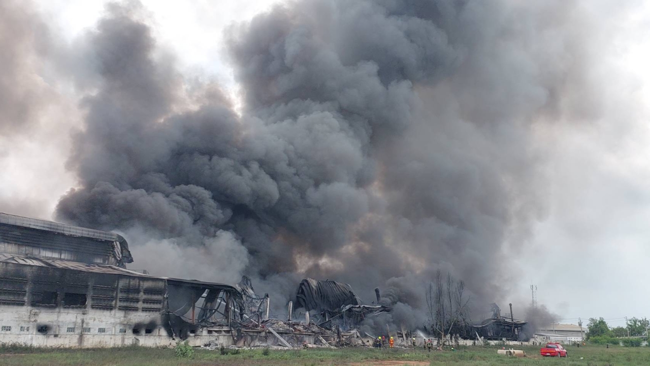 บริษัทแถลงเหตุไฟไหม้โกดัง ฉลองกรุง 55 ขอโทษชุมชน ยันไม่มีคนเจ็บ