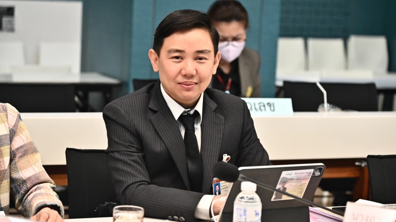 พรรคประชาชน ชลบุรี ถูกตีแตก หึ่งแลกเงิน 55 ล้าน บวกเงินเดือนแถมรถหรู