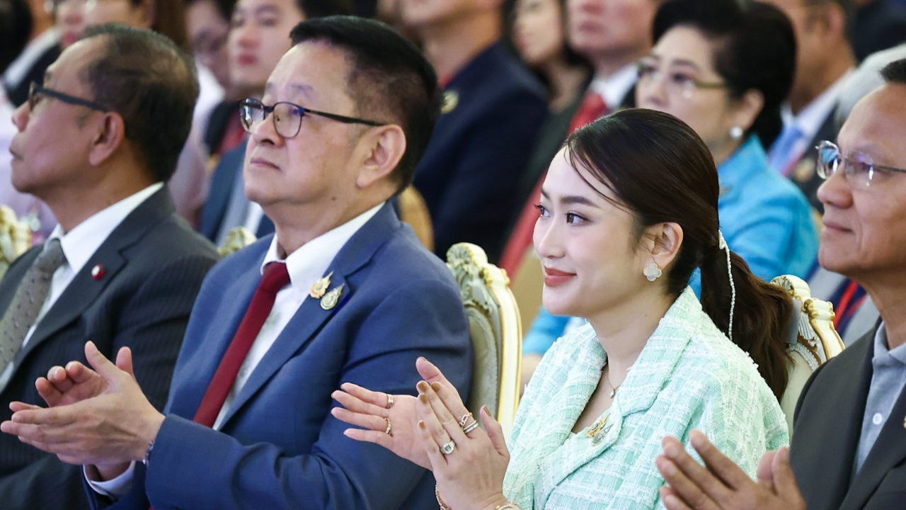 “ประเสริฐ” มั่นใจรัฐบาลอยู่ครบเทอม เผย “นายกฯ อิ๊งค์” ให้เกียรติคนทำงาน