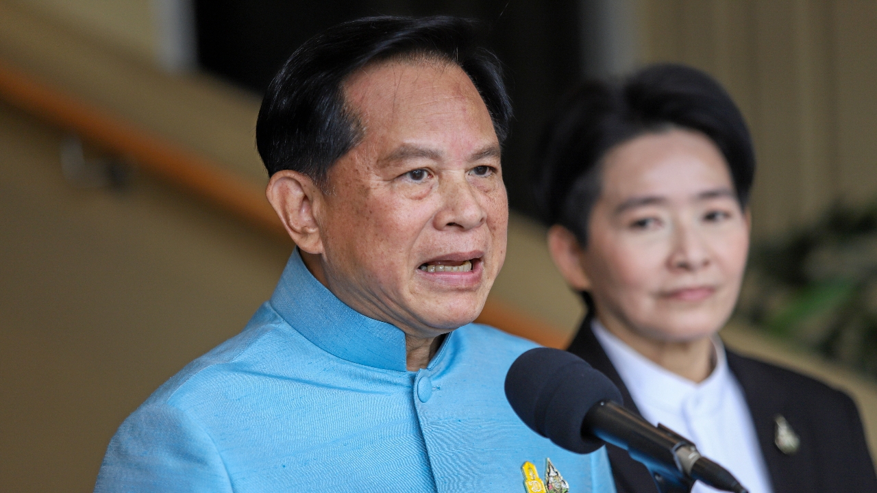 “พีระพันธุ์” พร้อมชี้แจง ป.ป.ช. คดีแจกถุงยังชีพ โอดโดนกลั่นแกล้งมานานแล้ว