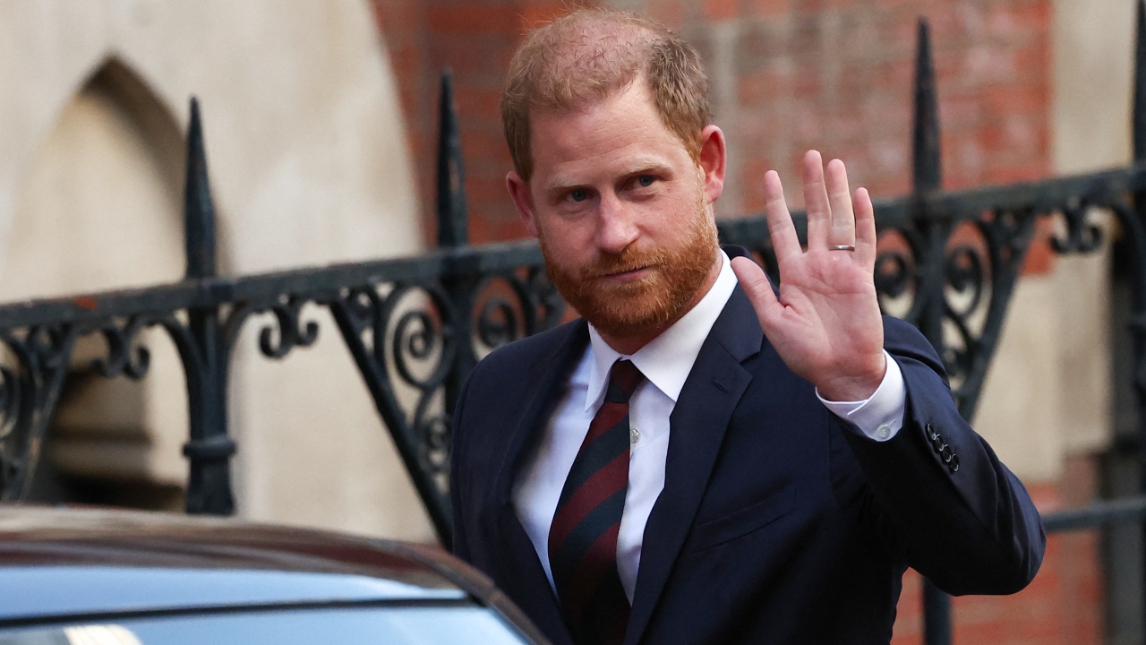 เจ้าชายแฮร์รี่ตัดพ้ออยากคืนดีราชวงศ์แต่กษัตริย์ชาร์สล์ไม่พูดด้วย ผิดหวังศาลตัดสินปมตร.อารักขา 