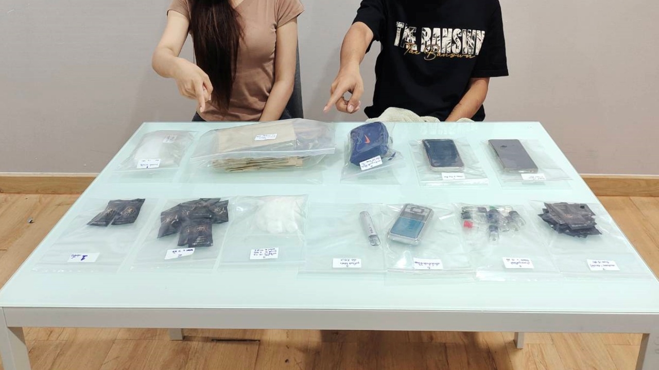 จับแก๊งขาย "บุหรี่ไฟฟ้า" รวบ 8 ผู้ต้องหา ยึดทรัพย์-ของกลาง รวมกว่า 15 ล้าน