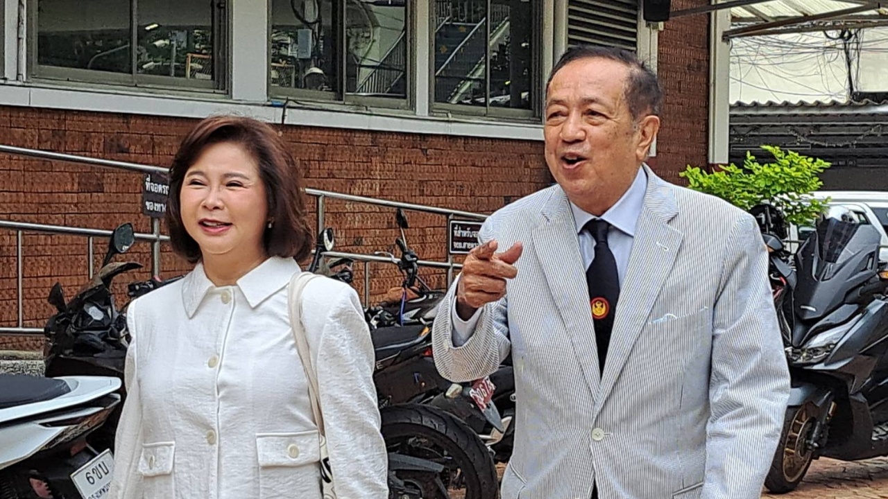 2 พิธีกรดัง แจ้งความ "ผู้ว่า สตง." เหตุตึกถล่ม ตั้งข้อสงสัยความไม่ชอบมาพากล