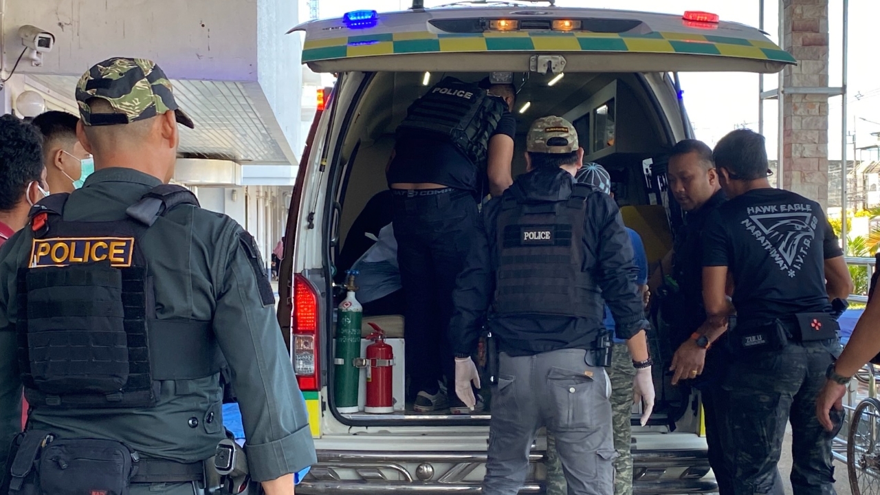 เดือดอีก คนร้ายลอบวางระเบิด ตร.นราธิวาส อาการสาหัส 1 ใน 3 ราย เสียชีวิตแล้ว