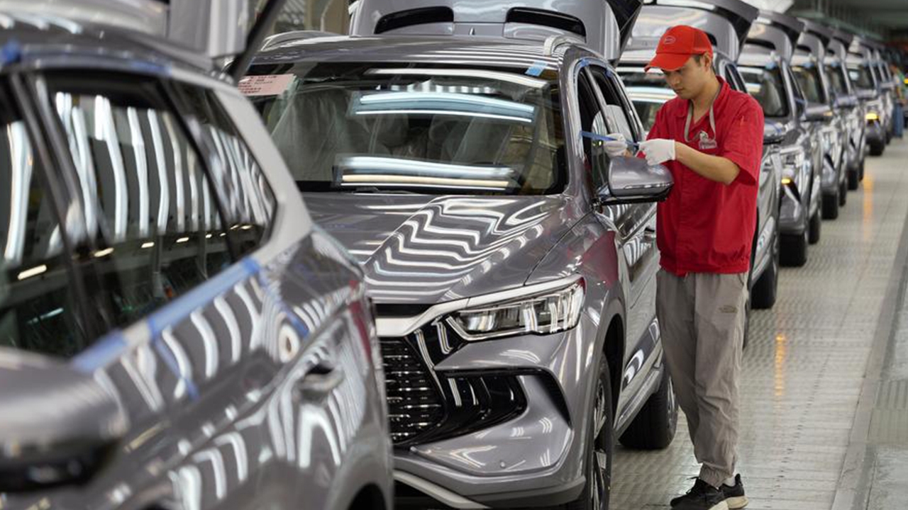 รถไฟฟ้า BYD ได้รับความนิยมในกัมพูชา เริ่มสร้างโรงงานประกอบรถอีวีแล้ว